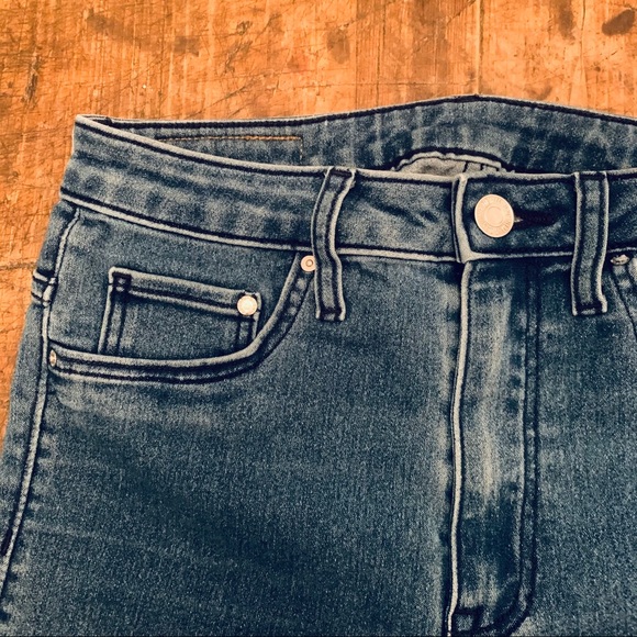 2/20$! H&M high rise pair of jeans 💫 - Picture 1 of 4